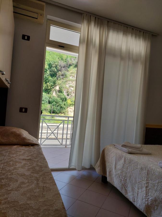 Hotel Nacional Durrës Eksteriør billede